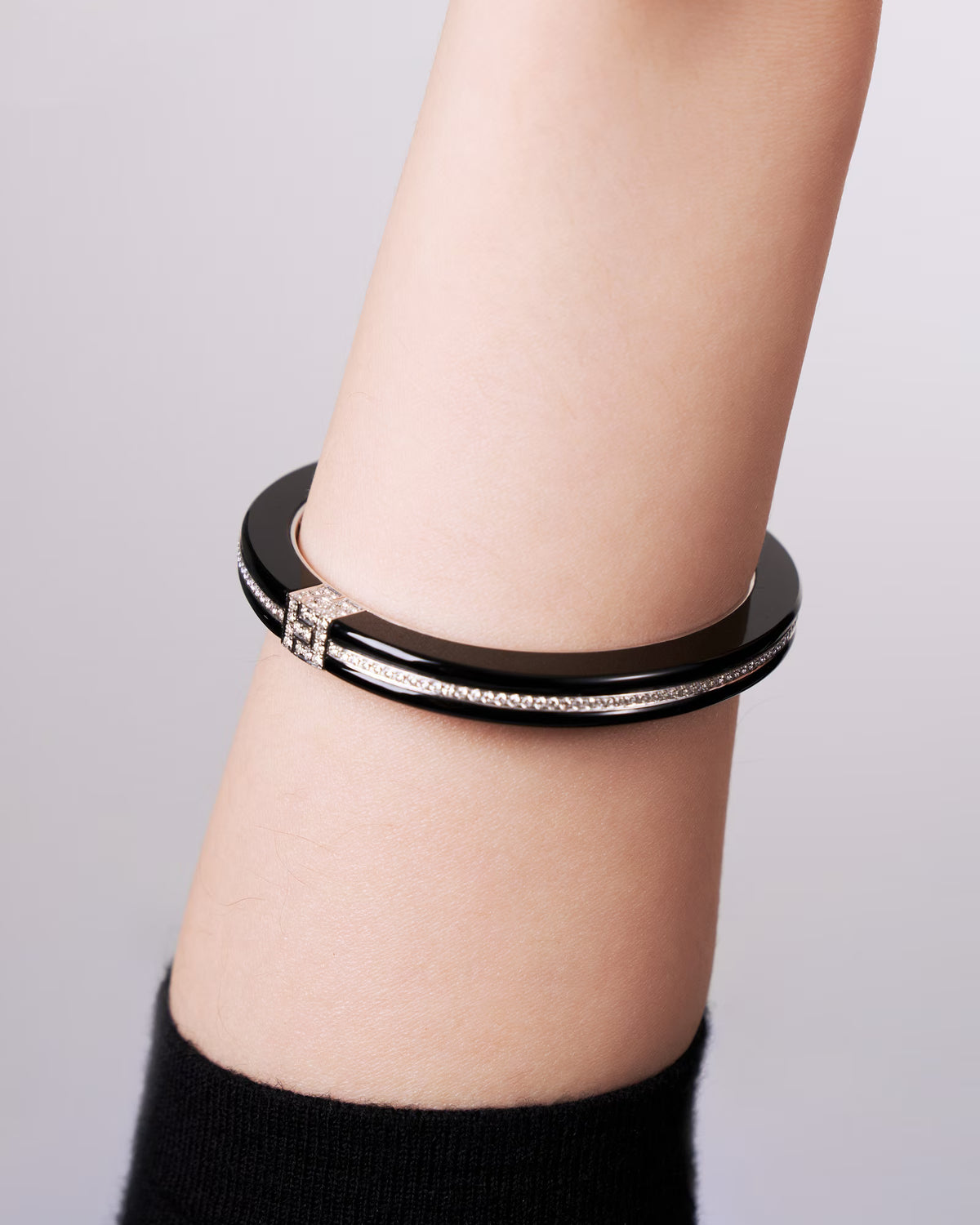 BLACK ONYX DIAMOND BANGLE